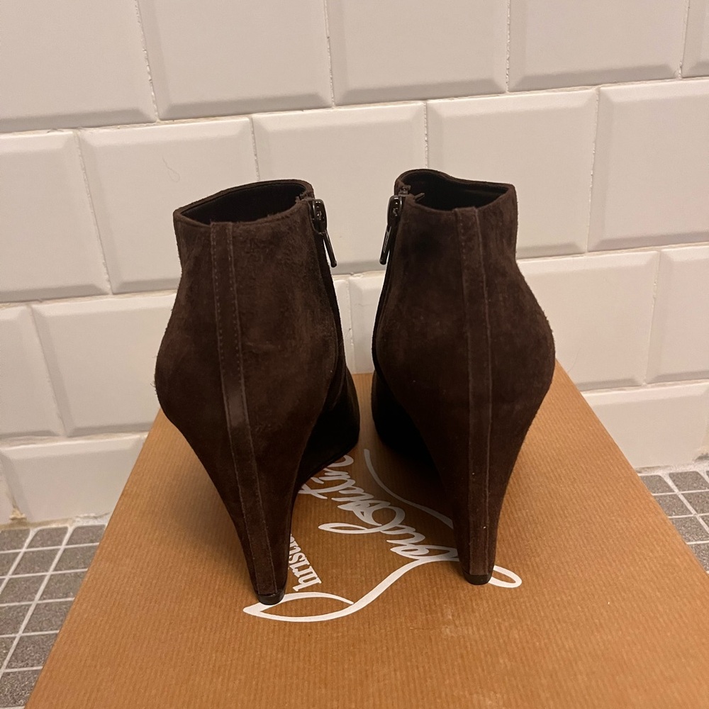 Christian Lets Melissa Wear Wedges View 3